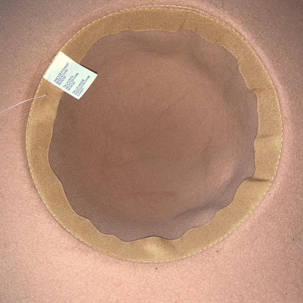 Light tan floppy hat - Picture 4 of 4